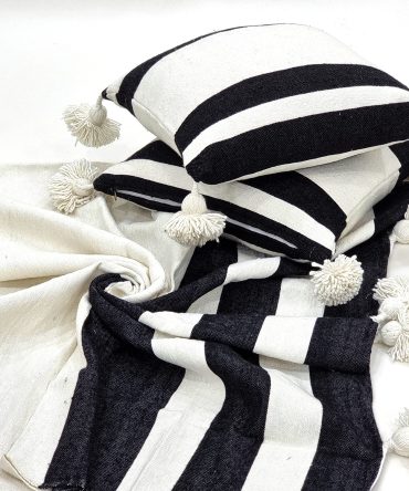 morcan blanket black white