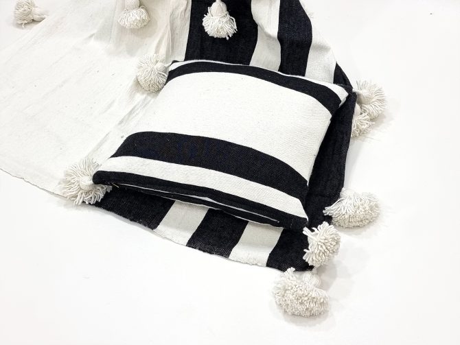 morcan blanket black white